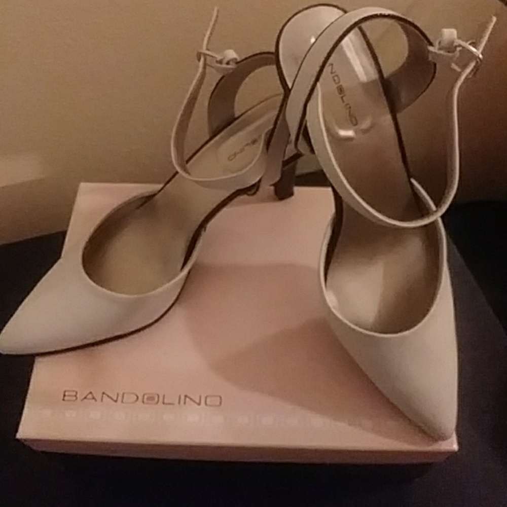 Bandolino pumps